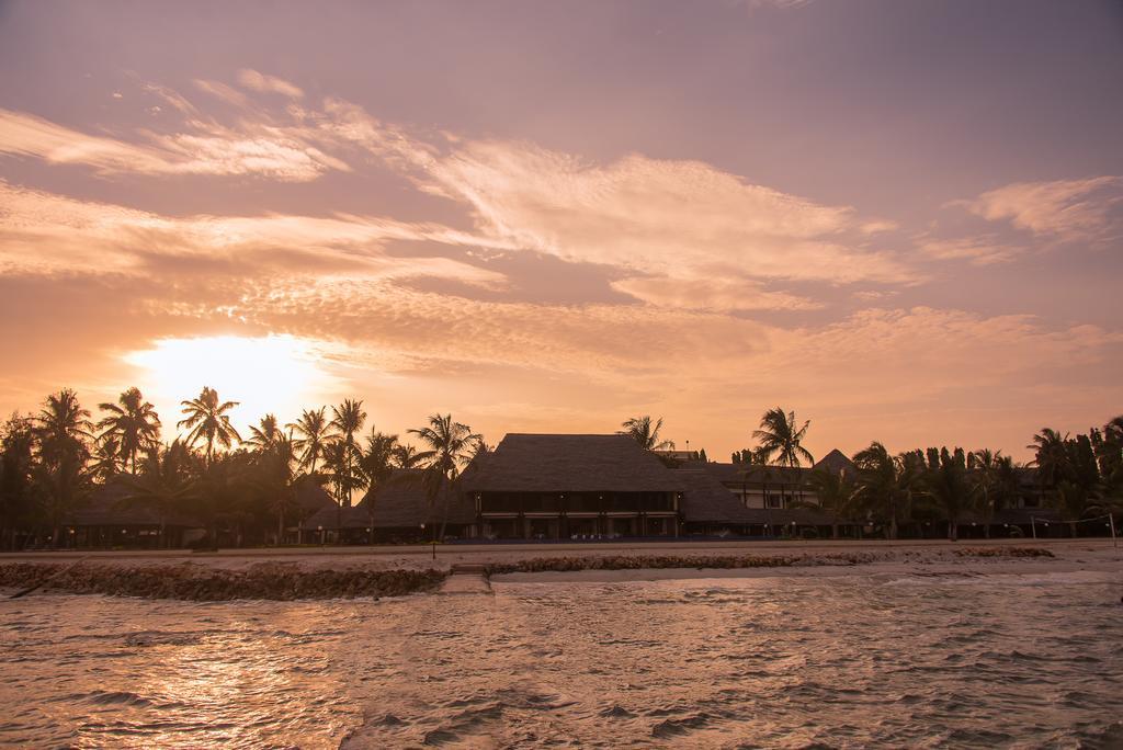 White Sands Hotel Dar es Salaam Exterior photo