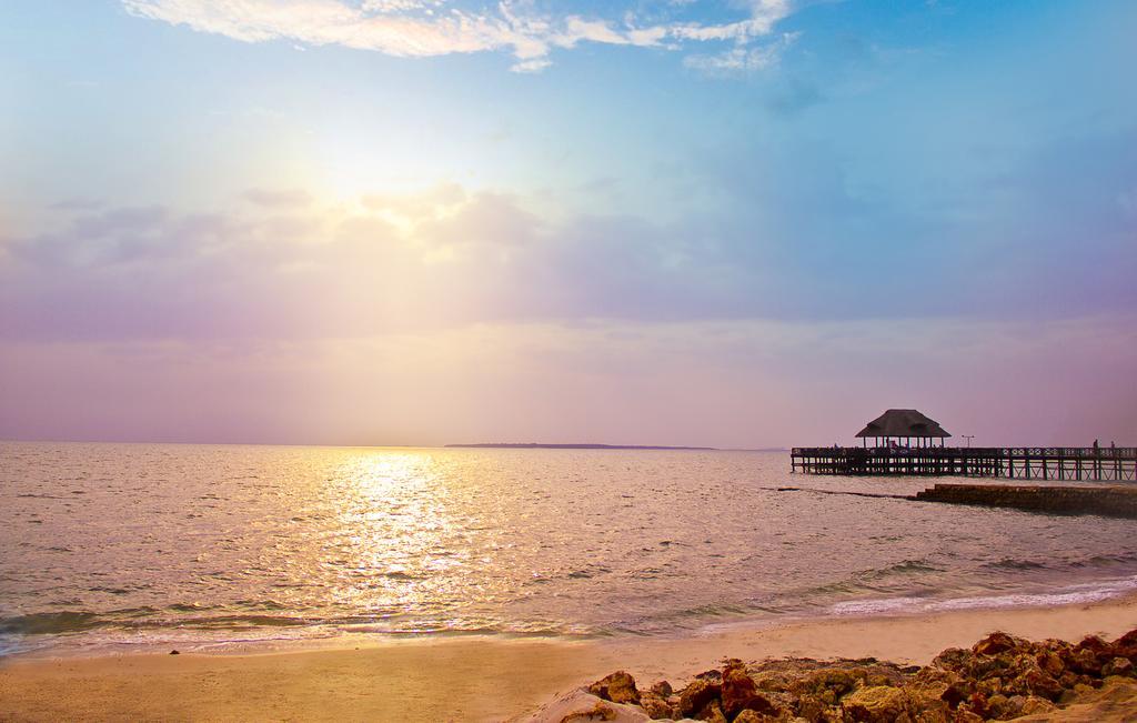 White Sands Hotel Dar es Salaam Exterior photo